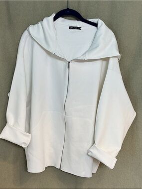 Zara White Hooded Zip Utility Jacket